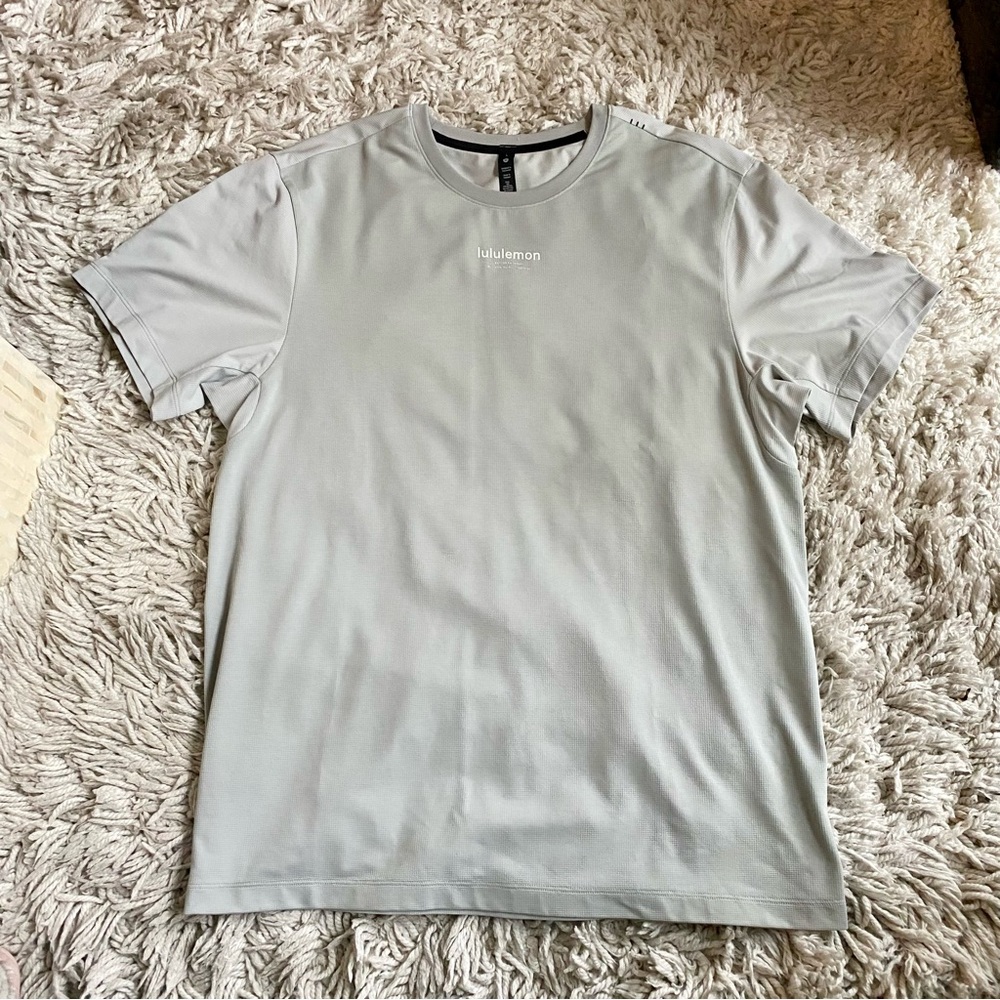 Lululemon Men’s Lightweight Knit Workout Short-Sleeve Shirt - Size L